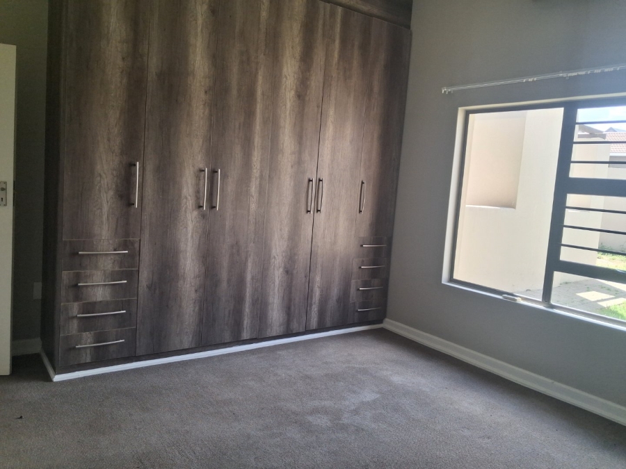 To Let 3 Bedroom Property for Rent in Hillside Free State